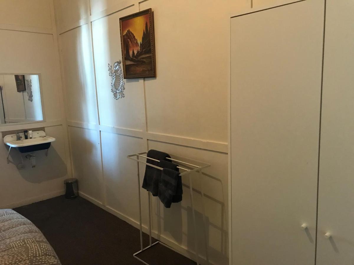 Australian Hotel Winton Budget Hotel Accommodation Zewnętrze zdjęcie