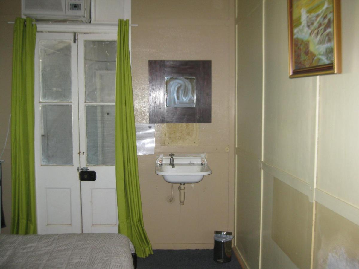 Australian Hotel Winton Budget Hotel Accommodation Zewnętrze zdjęcie