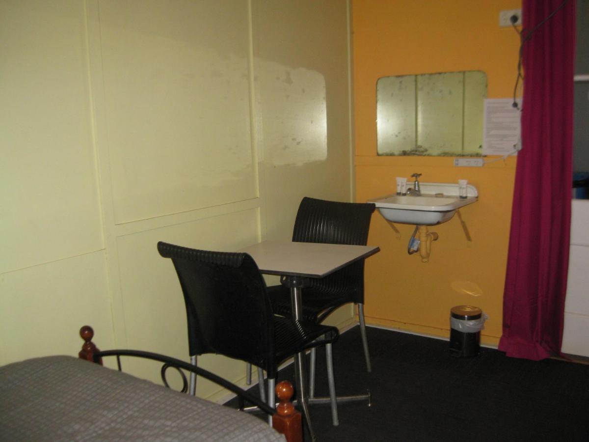 Australian Hotel Winton Budget Hotel Accommodation Zewnętrze zdjęcie